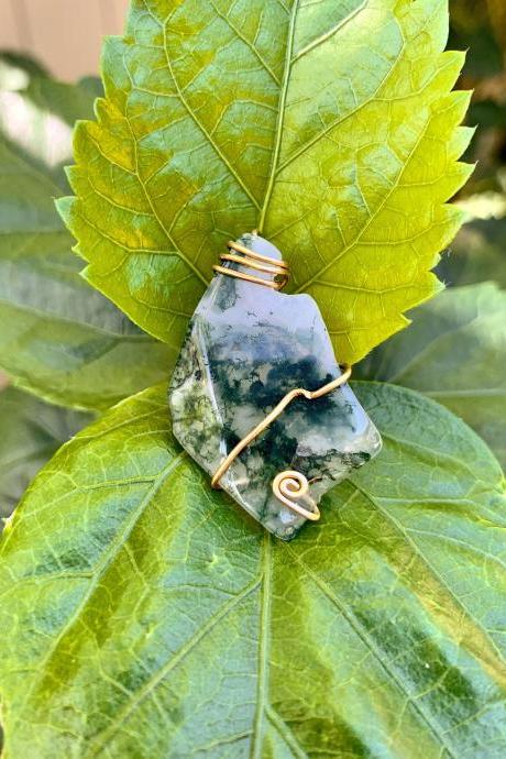Moss agate pendant